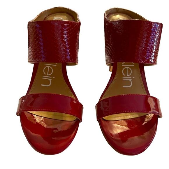 Calvin Klein Lorinda HEELS Womens 7 1/2 RED Snake Skin Pattern Classy Elegant - Picture 1 of 10
